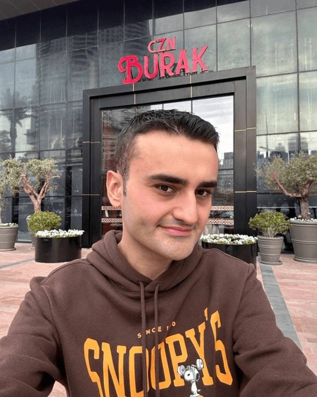 Görenler tanımakta zorlandı, CZN Burak'ın değişimi takipçilerini şoke etti! 3